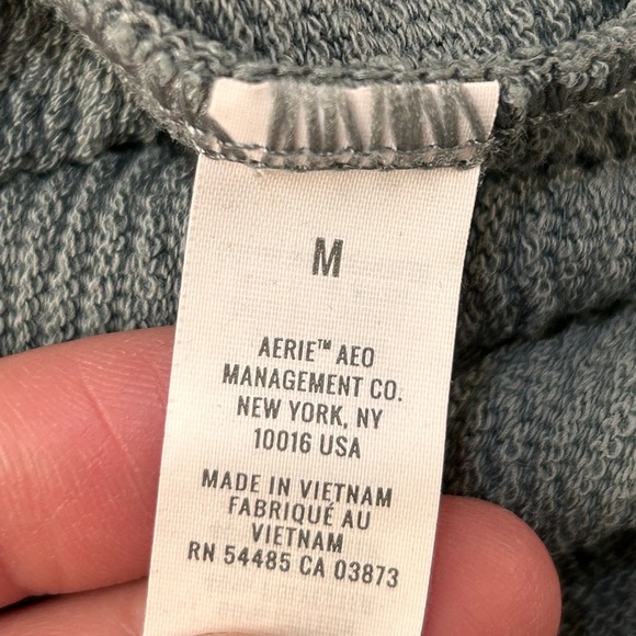 Aerie Long Sleeve Oversized Waffle Knit Sweater, size Medium - Picture 7 of 11